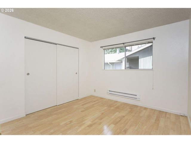 2933 Ne EVERETT St, Portland, OR 97232