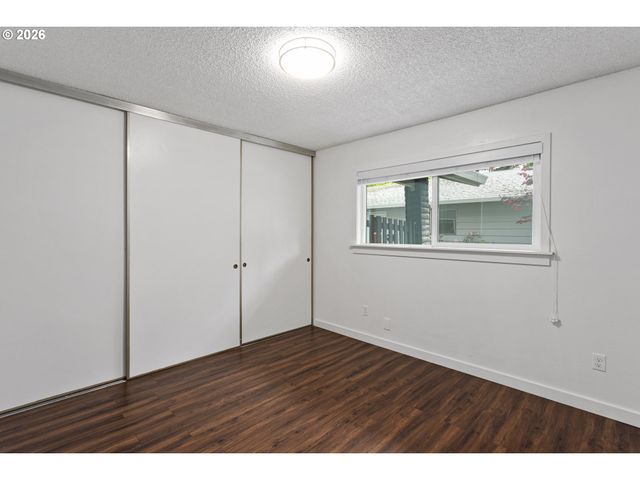 2933 Ne EVERETT St, Portland, OR 97232