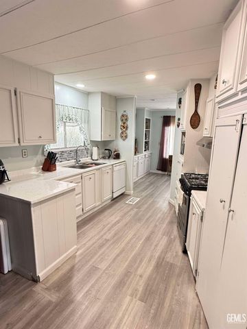 4401 Hughes Lane 62, Bakersfield, CA 93304