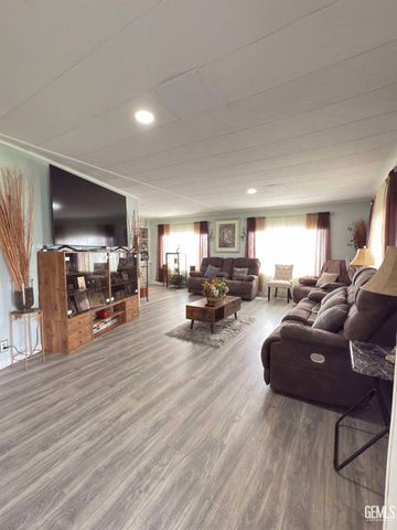 4401 Hughes Lane 62, Bakersfield, CA 93304