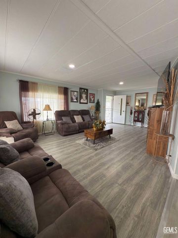 4401 Hughes Lane 62, Bakersfield, CA 93304