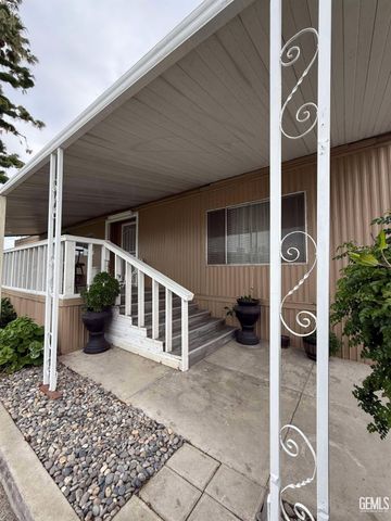 4401 Hughes Lane 62, Bakersfield, CA 93304
