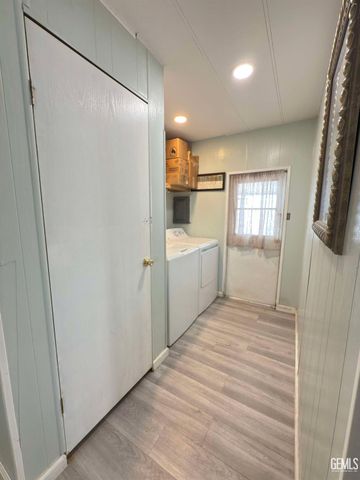 4401 Hughes Lane 62, Bakersfield, CA 93304