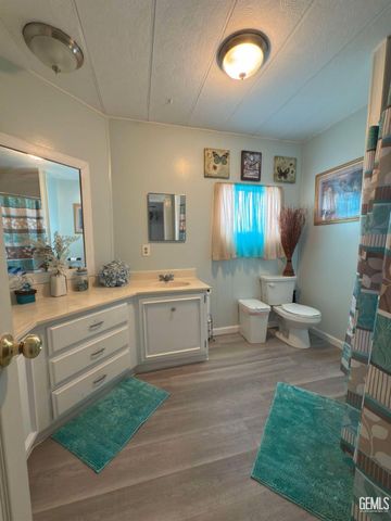 4401 Hughes Lane 62, Bakersfield, CA 93304