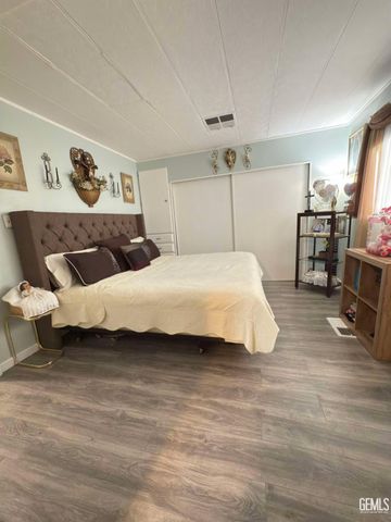 4401 Hughes Lane 62, Bakersfield, CA 93304