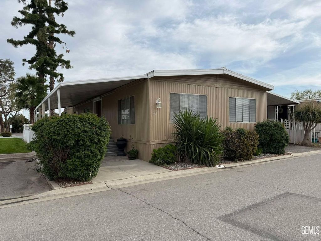 4401 Hughes Lane 62, Bakersfield, CA 93304