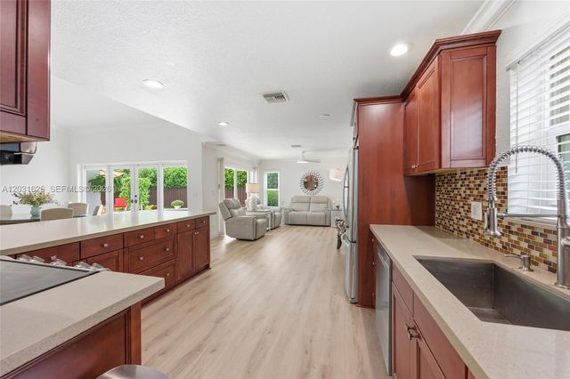 943 SW 149th Way, Sunrise, FL 33326