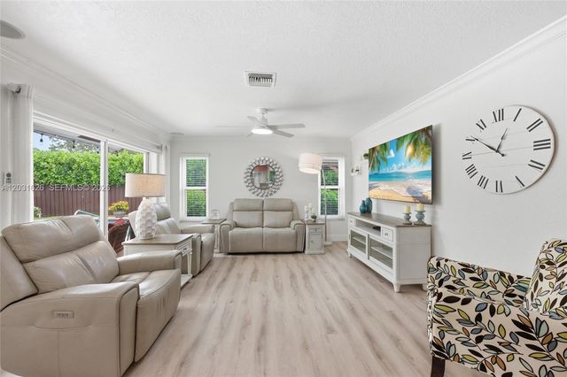 943 SW 149th Way, Sunrise, FL 33326