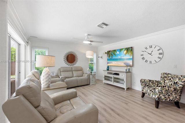 943 SW 149th Way, Sunrise, FL 33326
