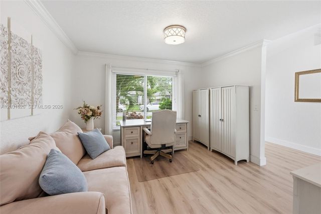 943 SW 149th Way, Sunrise, FL 33326