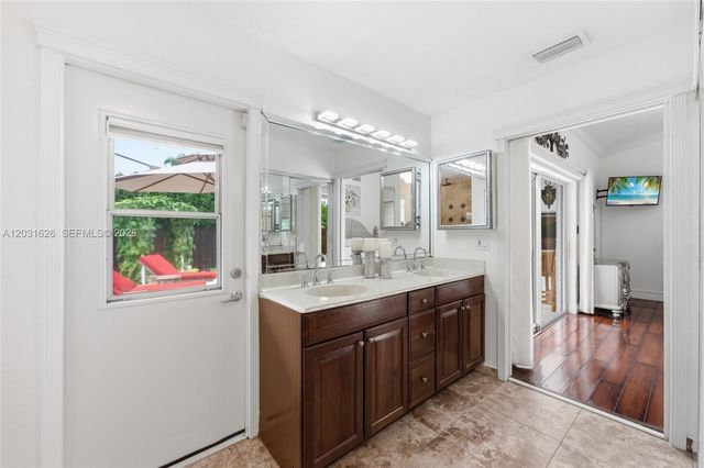 943 SW 149th Way, Sunrise, FL 33326