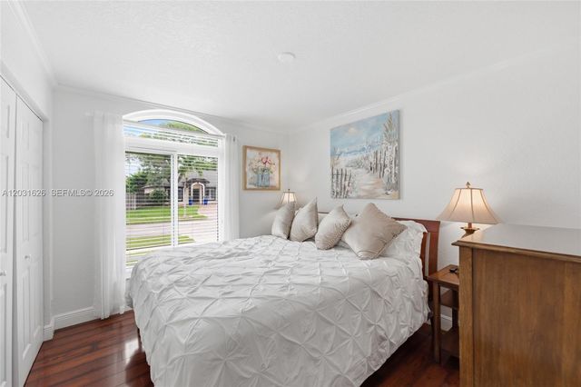 943 SW 149th Way, Sunrise, FL 33326
