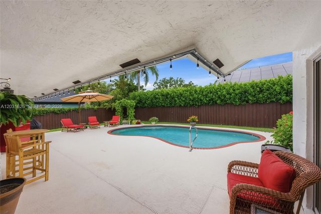 943 SW 149th Way, Sunrise, FL 33326