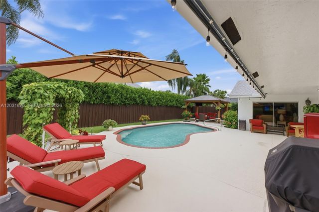 943 SW 149th Way, Sunrise, FL 33326