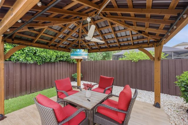 943 SW 149th Way, Sunrise, FL 33326