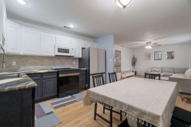 8751 Torrey Way, Elk Grove, CA 95624