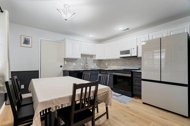 8751 Torrey Way, Elk Grove, CA 95624