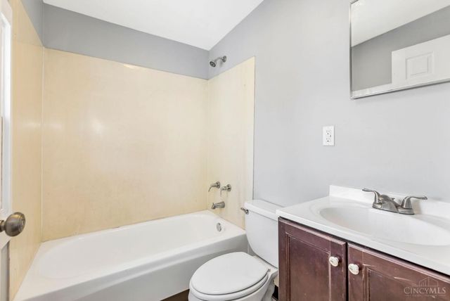 305 Walnut Street, Elmwood Place, OH 45216