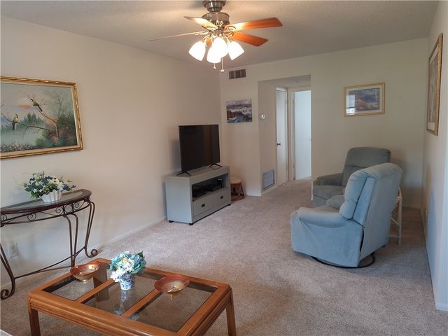 19 Pine Arbor Lane 105, Vero Beach, FL 32962