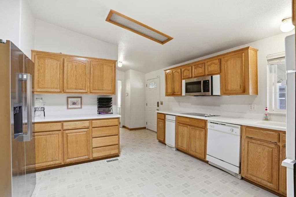 Image 10 of property listing at 1225 Vienna Drive, Sunnyvale, CA 94089