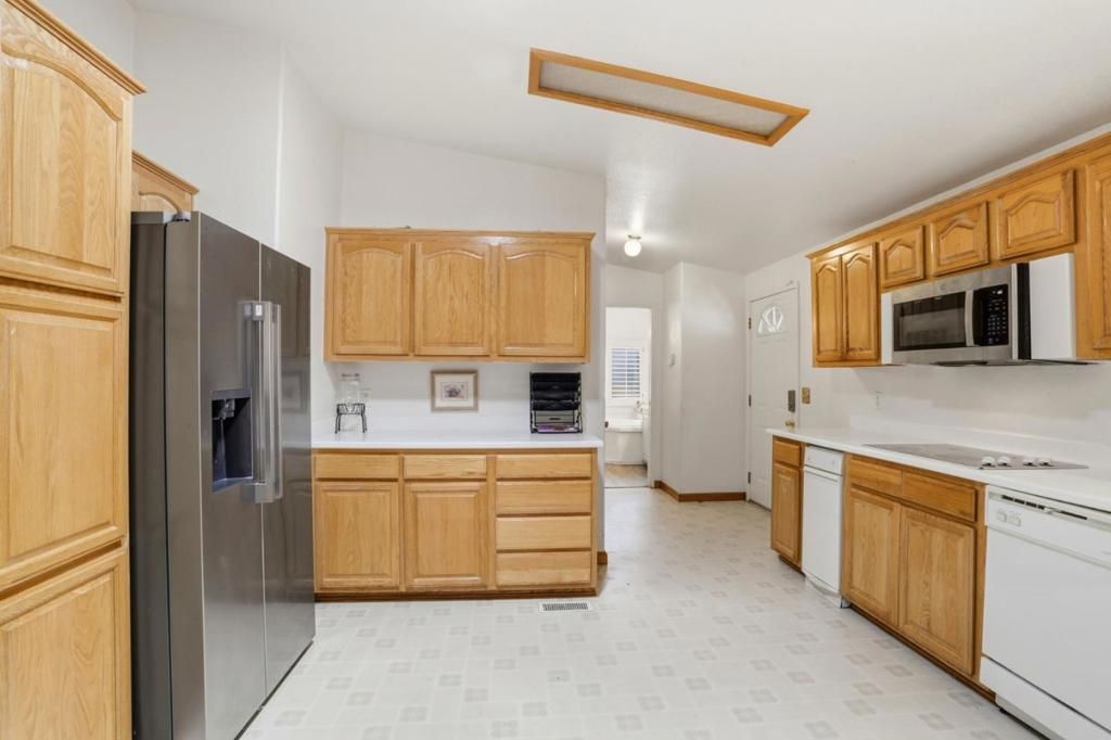 Image 11 of property listing at 1225 Vienna Drive, Sunnyvale, CA 94089