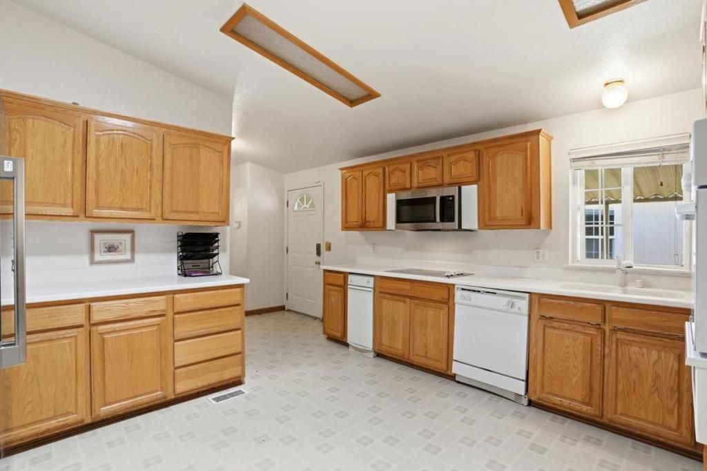 Image 12 of property listing at 1225 Vienna Drive, Sunnyvale, CA 94089