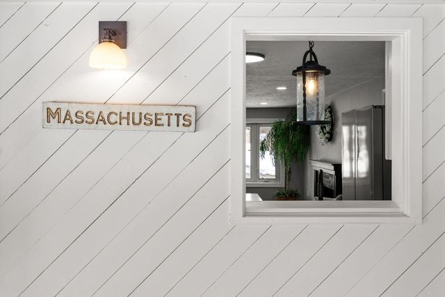 22 Old Bolton Rd, Hudson, MA 01749