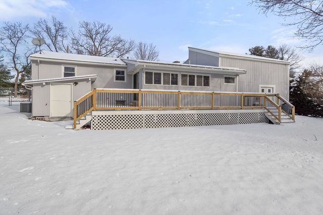 22 Old Bolton Rd, Hudson, MA 01749