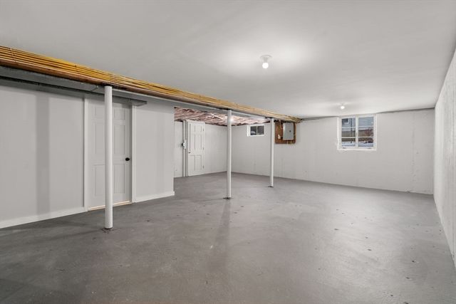 22 Old Bolton Rd, Hudson, MA 01749