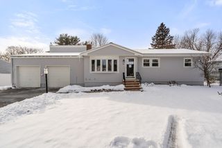 22 Old Bolton Rd, Hudson, MA 01749