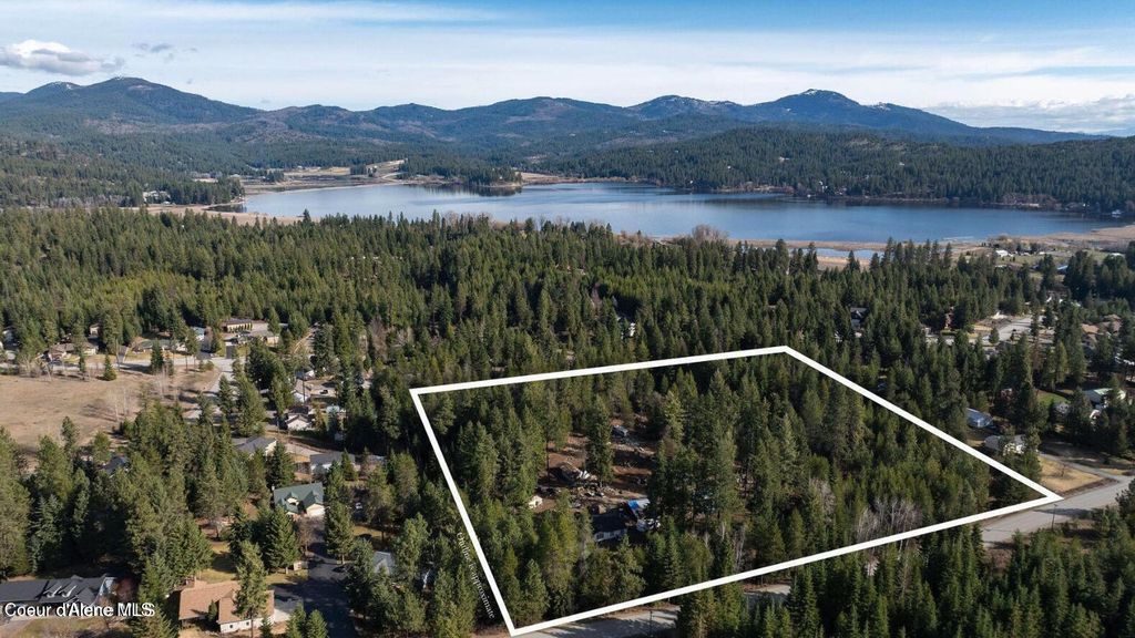 18179 W Rice Ave, Hauser, ID 83854