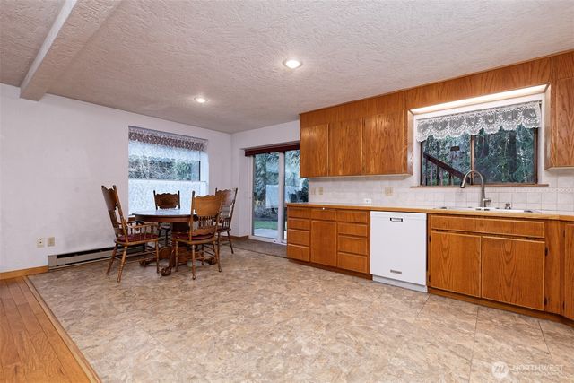 6041 E Agate Road, Shelton, WA 98584