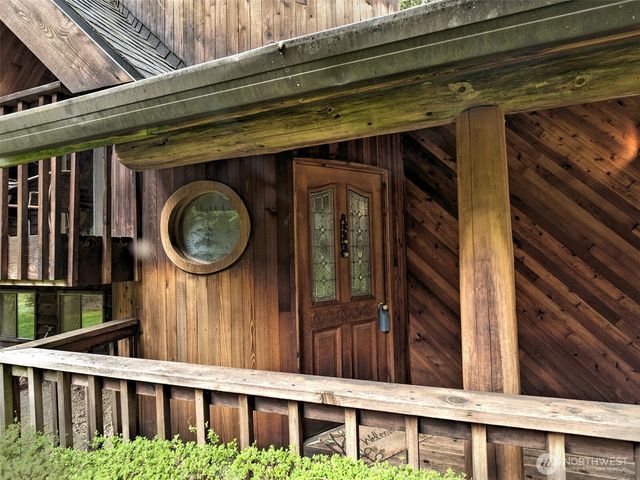 6041 E Agate Road, Shelton, WA 98584
