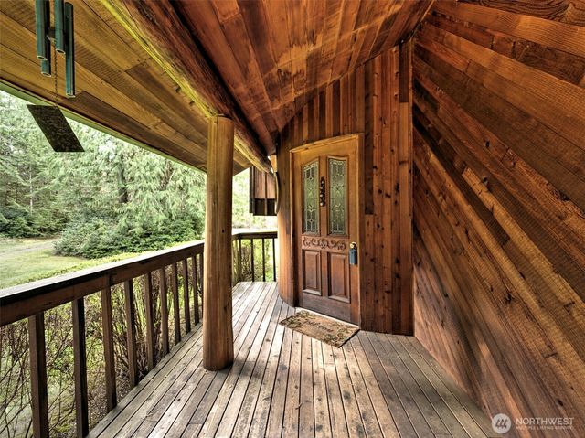 6041 E Agate Road, Shelton, WA 98584
