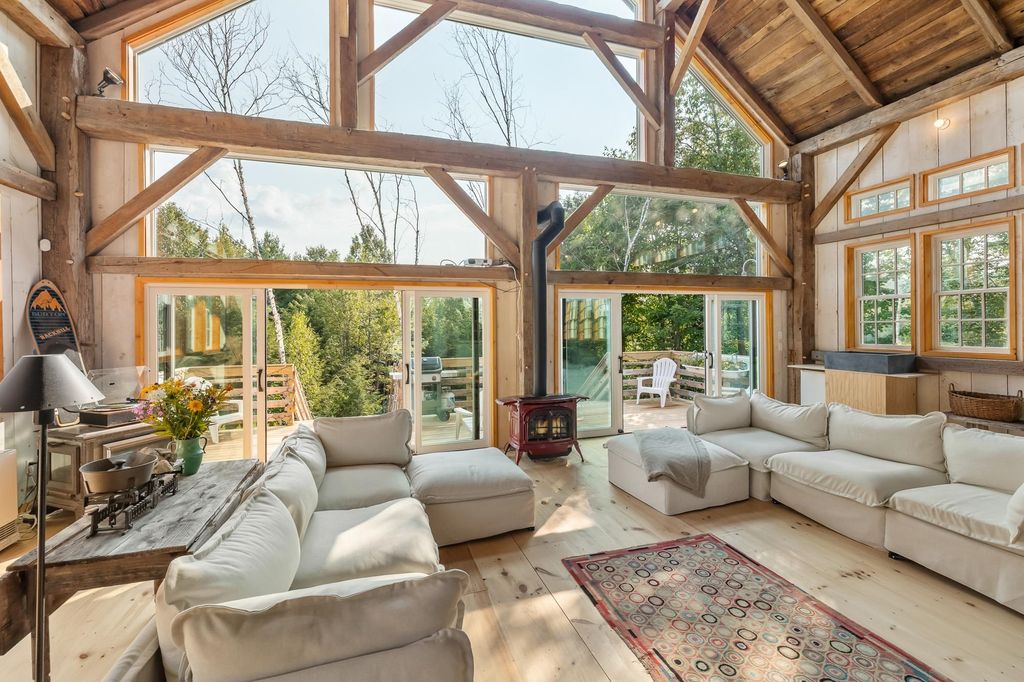 580 Cross Road, Londonderry, VT 05155