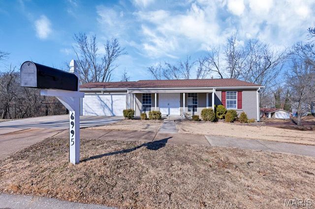 6995 Candlewick Way, St Louis, MO 63033