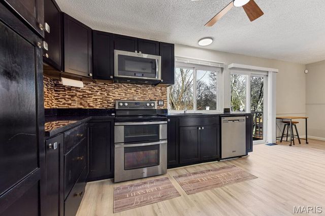 6995 Candlewick Way, St Louis, MO 63033