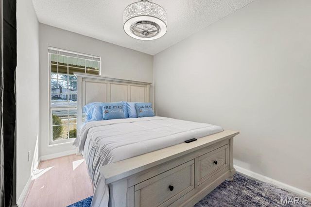 6995 Candlewick Way, St Louis, MO 63033