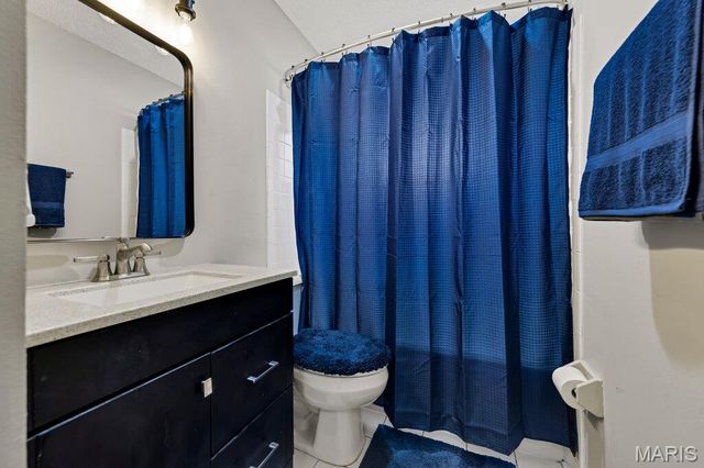 6995 Candlewick Way, St Louis, MO 63033