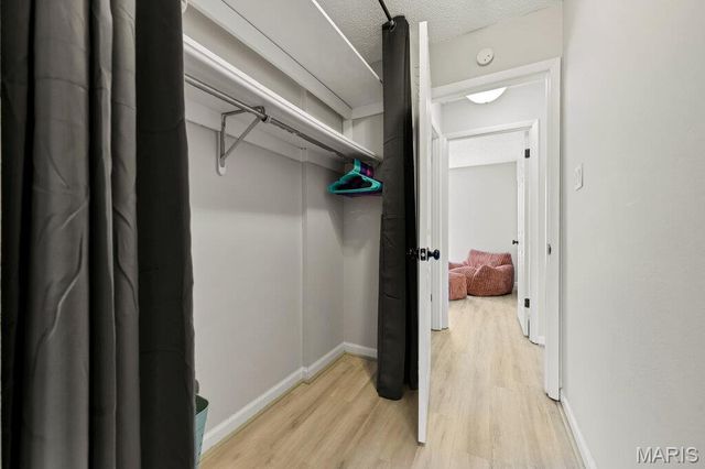 6995 Candlewick Way, St Louis, MO 63033