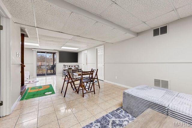 6995 Candlewick Way, St Louis, MO 63033