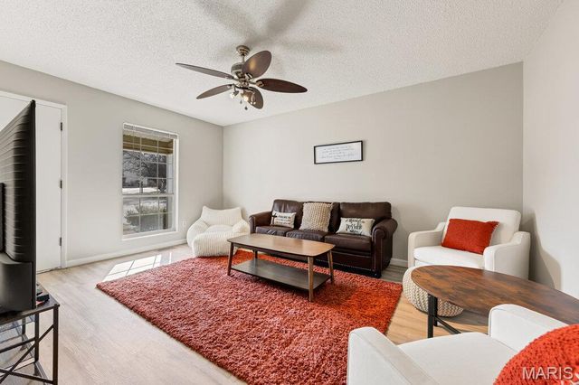 6995 Candlewick Way, St Louis, MO 63033