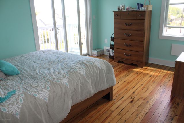 25 Riverdale Avenue, Monmouth Beach, NJ 07750