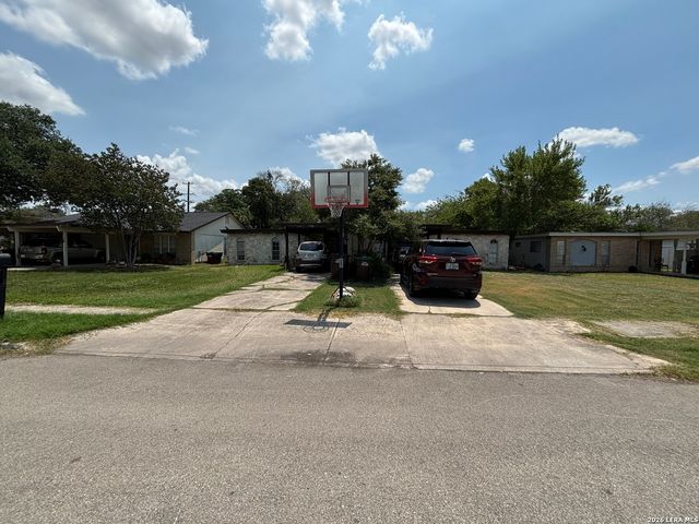 7136 LARKSONG ST, Leon Valley, TX 78238