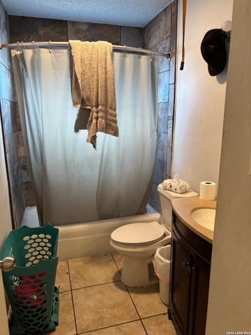 7136 LARKSONG ST, Leon Valley, TX 78238
