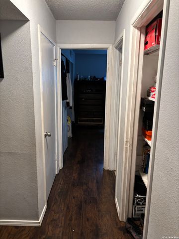 7136 LARKSONG ST, Leon Valley, TX 78238