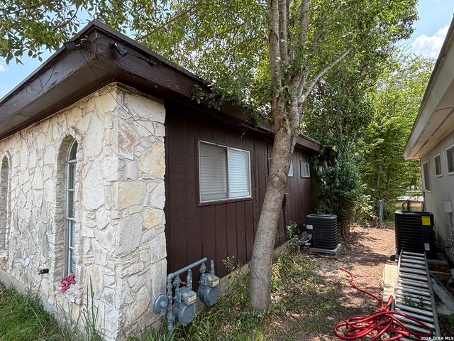 7136 LARKSONG ST, Leon Valley, TX 78238