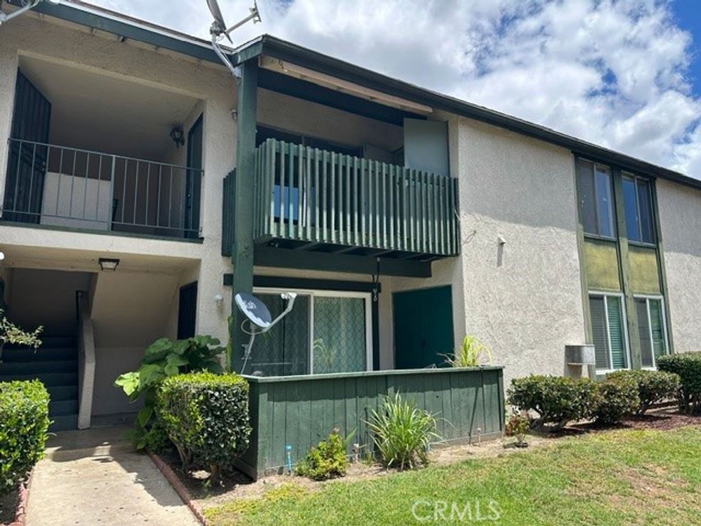 23262 Orange Avenue 8, Lake Forest, CA 92630