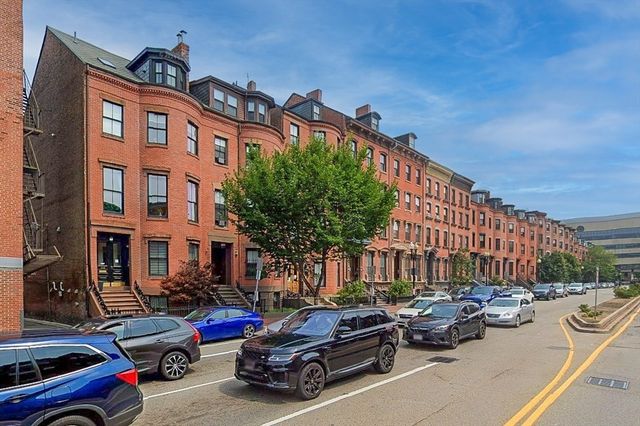 652 Massachusetts Ave 2, Boston, MA 02118