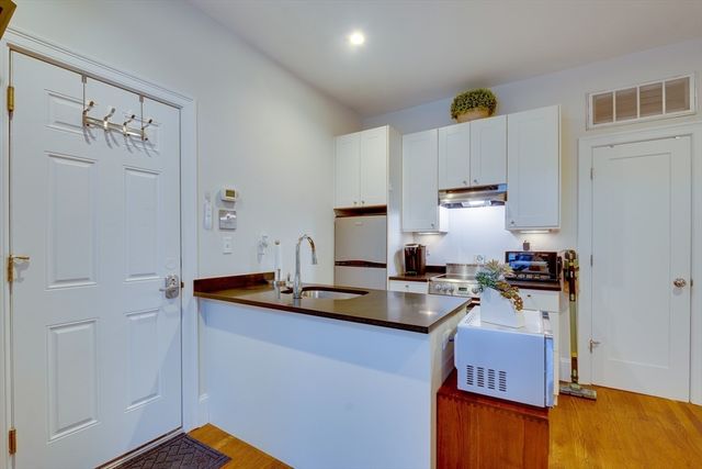 652 Massachusetts Ave 2, Boston, MA 02118